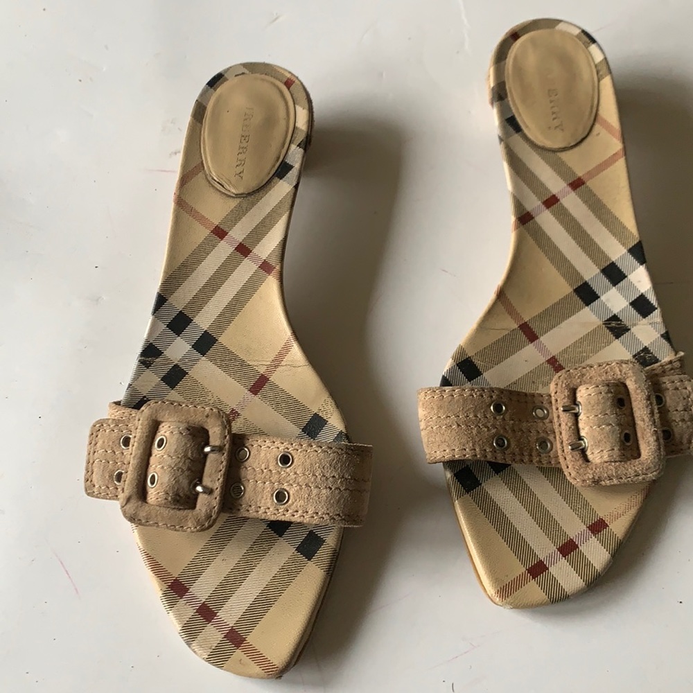 Burberry flat sandals